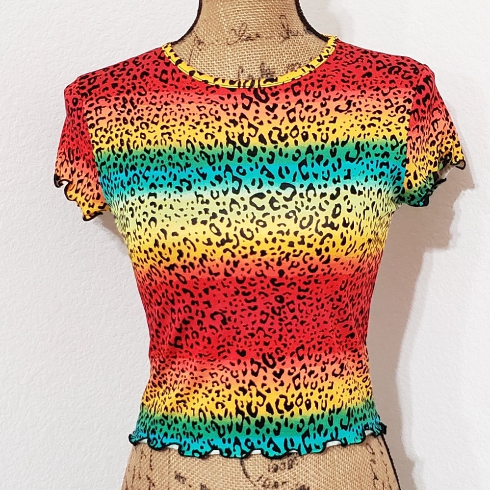 FOREVER 21 Multicolor rainbow animal print top scallop lettuce edge Med.